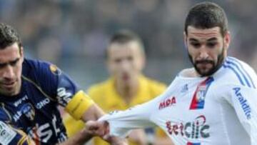 Hat-trick de Lisandro López y lesión de Gourcuff