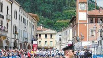 <b>PARTIERON. </b>Los ciclistas del Saunier Duval fueron los últimos en salir.