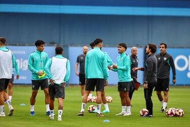 El Málaga quiere fabricar ilusiones ante un Córdoba arropado por 1.500 seguidores