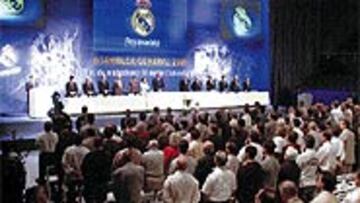 <B>CON LOS SOCIOS</b>. Imagen de la Asamblea General extraordinaria de la temporada pasada.