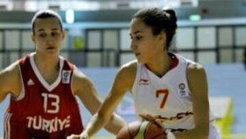 María Arrojo, en pleno avance.