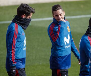 Isco junto a Koke. 