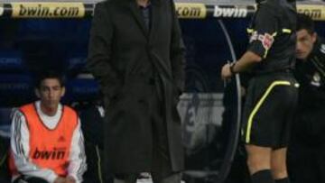 <b>A LA GRADA. </b>Mourinho fue expulsado por Paradas Romero el miércoles en la Copa ante el Murcia.