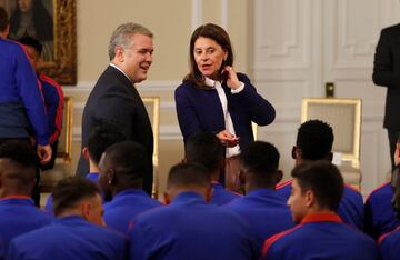 Iván Duque, presidente de la República, entregó la bandera del país a Radamel Falcao García y le dio un mensaje de apoyo a los dirigidos por Queiroz