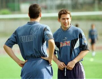 Debuta el 23 marzo 1997, en el Hércules-Espanyol. Tamudo marcó un gol crucial para la permanencia del Espanyol. Es un día histórico para los pericos, pues se considera que marcó el destino de su jugador más importante y, por tanto, del club.