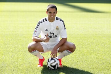 A un día de que cerrara el mercado de fichajes en Europa, se dio a conocer que ‘Chicharito’ jugaría la temporada 2014 – 2015 con el Real Madrid en calidad de préstamo. En su primera campaña en España anotó en nueve ocasiones y dio cinco asistencias, en 31 partidos disputados.