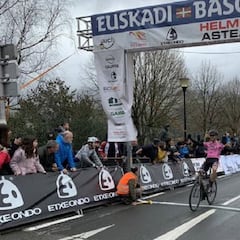 El gran escaparate ciclista da inicio en el valle de Aiztondo