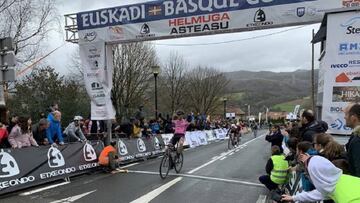 El gran escaparate ciclista da inicio en el valle de Aiztondo