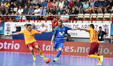 Pola y Ricardinho tumban al Bar?a y adelantan al Movistar