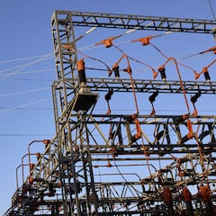 Precio de la luz: la CNMC denuncia que algunas eléctricas cobran más de lo debido