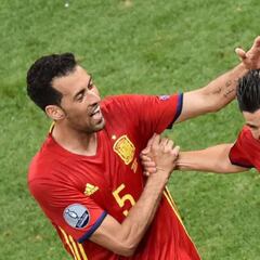 Busquets, como Piqué, también hace campaña por Nolito