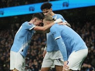 Soccer Football - Premier League - Manchester City v Fulham - Etihad Stadium, Manchester, Britain - February 11, 2026 Manchester City's Erling Haaland celebrates scoring their third goal with Phil Foden and Nico O'Reilly REUTERS/Phil Noble EDITORIAL USE ONLY. NO USE WITH UNAUTHORIZED AUDIO, VIDEO, DATA, FIXTURE LISTS, CLUB/LEAGUE LOGOS OR 'LIVE' SERVICES. ONLINE IN-MATCH USE LIMITED TO 120 IMAGES, NO VIDEO EMULATION. NO USE IN BETTING, GAMES OR SINGLE CLUB/LEAGUE/PLAYER PUBLICATIONS. PLEASE CONTACT YOUR ACCOUNT REPRESENTATIVE FOR FURTHER DETAILS..