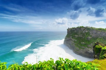 Costa de Uluwatu temple, Bali (Indonesia).