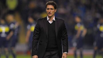 El entrenador de Boca Juniors, Guillermo Barros Schelotto, durante el encuentro entre su equipo e Independiente en La Bombonera.