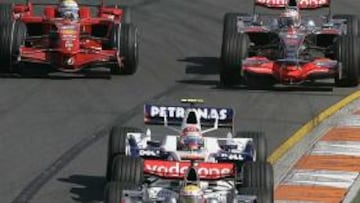 <strong>AL MANDO.</strong> Lewis Hamilton dominó con autoridad, de principio a fin, el primer Gran Premio de la temporada.