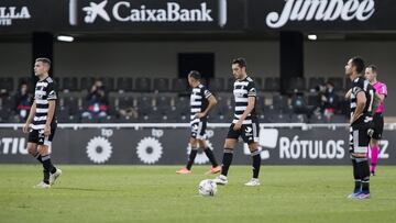 07/11/20 PARTIDO SEGUNDA DIVISION
CARTAGENA - LOGROÃES
Gallar, Aguza, Ruben Castro, tras el 0-1 tristezA
