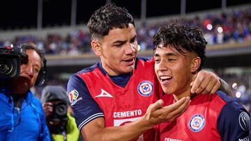 Gabriel Fernandez celebrates his goal 2-1with Amaury Morales  of Cruz Azul during the 16th round match between Cruz Azul and Leon as part of the Liga BBVA MX, Torneo Clausura 2025 at Olimpico Universitario Stadium, on April 15, 2025 in Mexico City, Mexico.