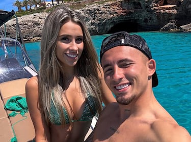 Elena Adsuara todavía era una participante de 'La isla de las tentaciones' cuando se filtró su romance con el futbolista del Villarreal. Hasta que no terminó el formato, allá por el mes de mayo, no pudieron oficializar lo suyo. Sin embargo, el noviazgo duró solo hasta septiembre y el entorno de Elena no dudó en culpabilizar al futbolista. 