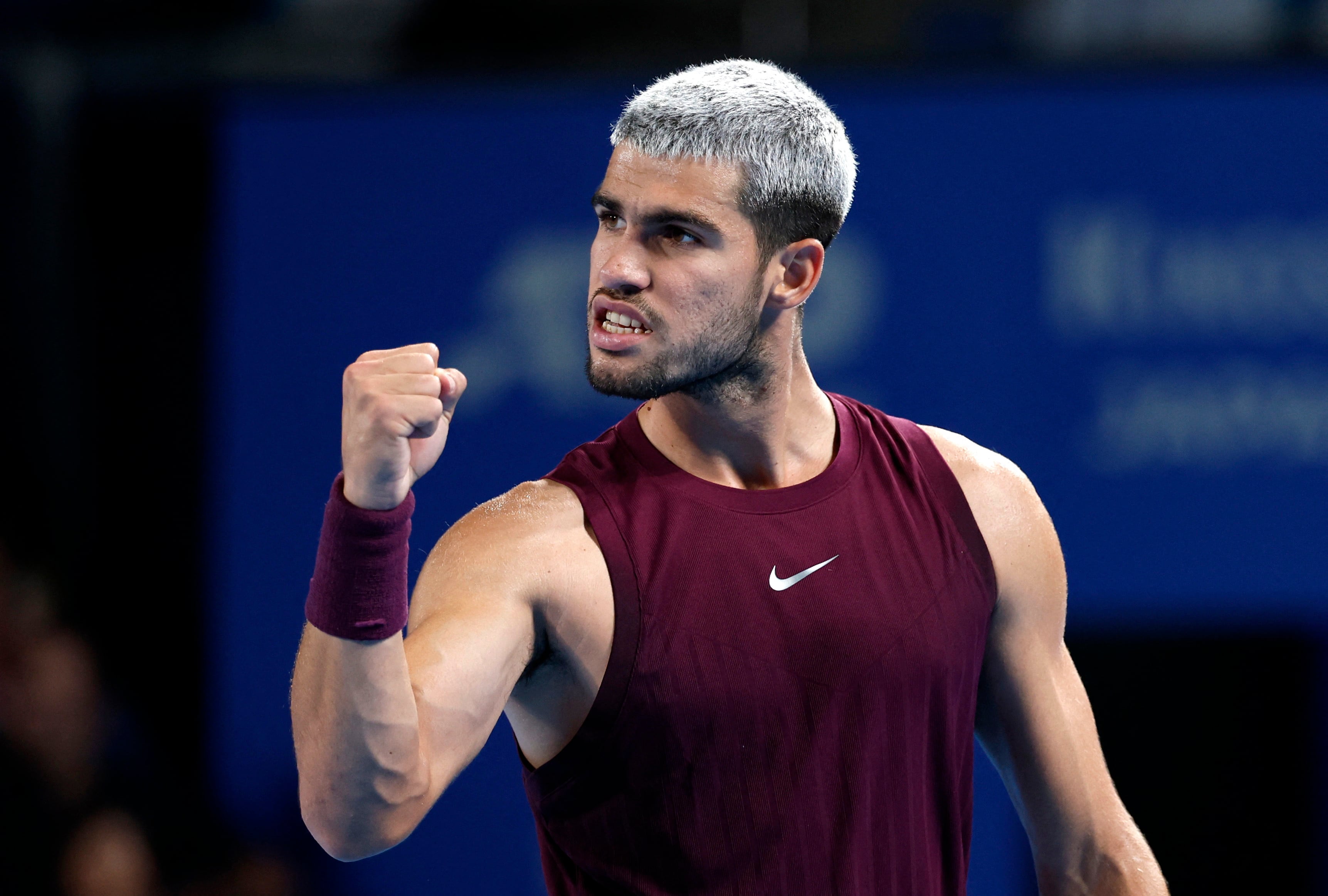 Alcaraz disipa las dudas de su tobillo con una gran victoria ante Bergs