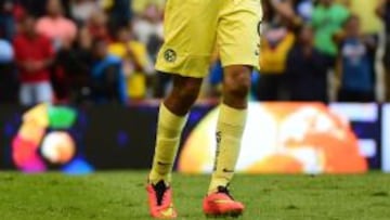 Raúl Jiménez celebra un gol en el amistoso ante el Atlético de Madrid