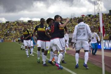 Colombia le gana a Ecuador y hace una jornada perfecta