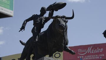 Fotografía en exteriores de la Monumental Plaza México.