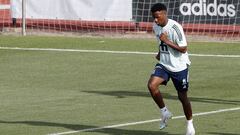 Ansu Fati, en un entrenamiento con la Selecci&oacute;n.