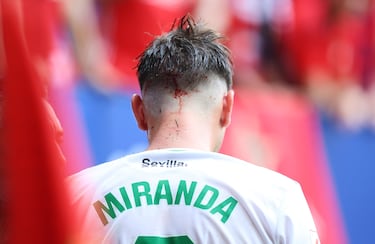 Duele con solo verlo: la acción por la que Moncayola vio la roja directa