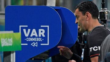 La CONMEBOL arriesga: dará a conocer las decisiones del VAR en directo