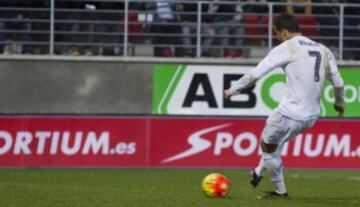 Cristiano Ronaldo marca el 0-2 de penalti. 