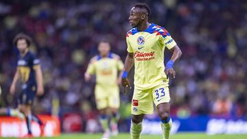 Julián Quiñones se aleja del gol con América