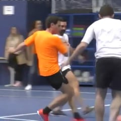 El 'estilo' futbolístico de Albert Rivera jugando que ha dado mucho juego en la red