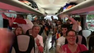 12 autobuses del Valencia ponen rumbo a Valladolid para animar a su equipo