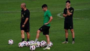 José Alberto pierde a Aldasoro para la visita del Sporting.
