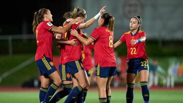 MADRID, SPAIN - SEPTEMBER 02: Irene Paredes of Spain celebrates with team mates after scoring their team's second goal during the FIFA Women's World Cup 2023 Qualifier group B match between Spain and Hungary at Ciudad del Futbol de Las Rozas on September 02, 2022 in Madrid, Spain. (Photo by Angel Martinez/Getty Images)