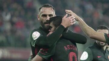 Muriqi y Abdón celebran un gol en Pontevedra