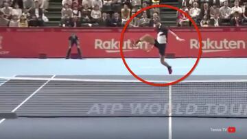 ?Provocaci¨®n irrespetuosa o genialidad aceptable? El tenis debate sobre la volea de Paire