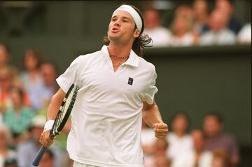 El primer español en acceder al número uno del mundo. Lo mantuvo durante dos semanas en un 1999 (un año antes ganó Roland Garros, su único Grand Slam) convulso a efectos de ranking, pues ese año lo encabezaron hasta cinco jugadores: además del mallorquín, Sampras, Kafelnikov, Agassi y Rafter.