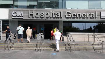 Ambiente en las inmediaciones de la puerta del Hospital de La Paz, en Madrid (España), a 15 de septiembre de 2020. La Comunidad de Madrid comienza desde hoy la vacunación de los 150 participantes madrileños voluntarios en el ensayo clínico en fase 2 de la primera vacuna contra el Covid-19 en España, de la compañía farmacéutica Janssen, que fue autorizado el pasado 28 de agosto por la Agencia Española de Medicamentos y Productos Sanitarios. Los hospitales madrileños de La Paz y La Princesa son, junto con el Hospital Marqués de Valdecilla en Santander, los tres centros que participan en este ensayo clínico en España.
15 SEPTIEMBRE 2020;LA PAZ;PRIMER ENSAYO;COVID19;CORONAVIRUS;VALDECILLA;PRINCESA
Marta Fernández Jara / Europa Press
15/09/2020