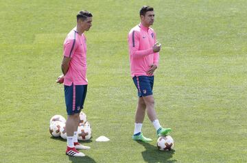 Fernando Torres y Gabi. 