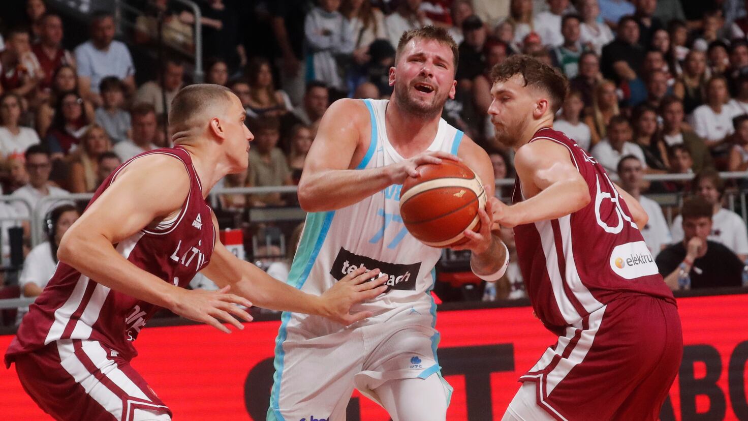 Doncic da el susto en Letonia