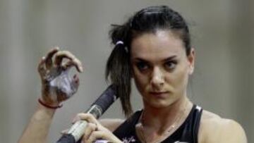 Yelena Isinbayeva regresa con la mejor marca del año