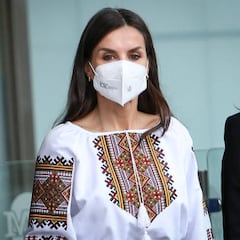 Sorochka, el detalle de la Reina Letizia en apoyo a Ucrania