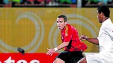 <b>EL PRIMERO. </b>Así marcó Aarón el primer gol de España a Tahití.