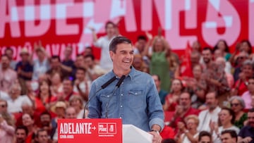El presidente del Gobierno y candidato a la reelección por el PSOE, Pedro Sánchez, durante el acto de cierre de campaña del PSOE, en el polideportivo La Alhóndiga, 21 de julio de 2023, en Getafe, Madrid (España). Este es el último acto de la campaña electoral del PSOE de cara a las elecciones generales del próximo domingo 23 de julio. El PSOE se ha decantado por echar el cierre a la campaña en Getafe, uno de sus feudos del sur de Madrid en los que logró mantener la alcaldía tras las elecciones municipales del 28 de mayo. Los líderes del PSOE, de Vox y de Sumar, han coincidido en la elección de Madrid para el último acto de campaña.
21 JULIO 2023
Ricardo Rubio / Europa Press
21/07/2023