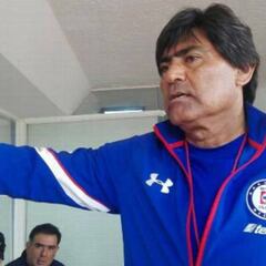 Alberto Aguilar, técnico de Cruz Azul Femenil, es destituido