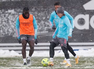 Mendy y Modric