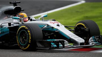 Lewis Hamilton con el Mercedes en Suzuka.