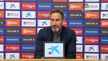 Vicente Moreno contesta a Araújo: "Es un jugador que me resbala"