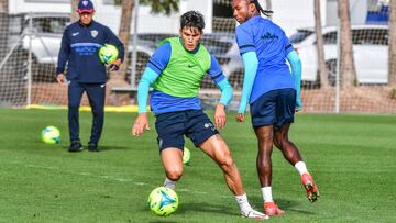 Cristian Salvador, jugador de la SD Huesca, durante una sesión de entrenamiento.